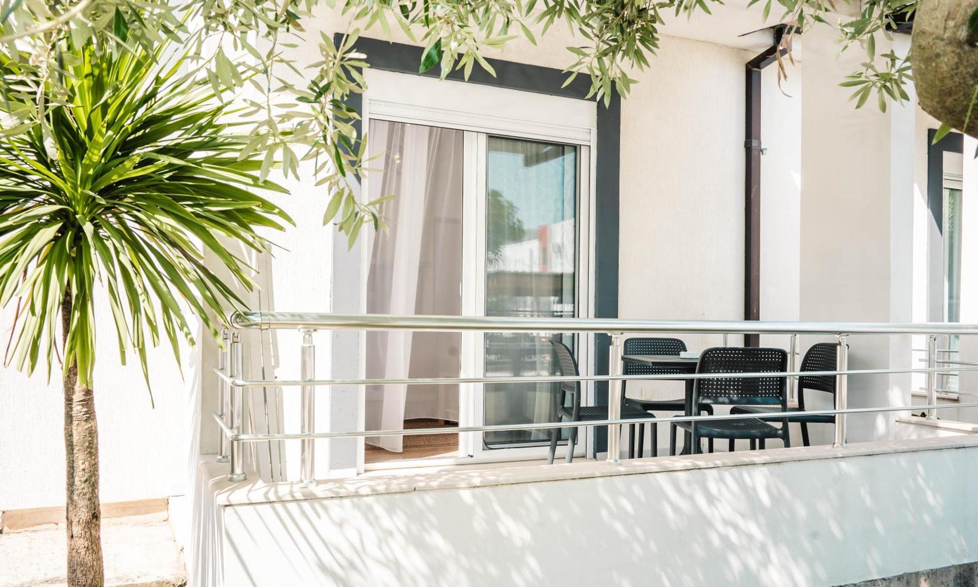 Apartments Antique Ulcinj Bagian luar foto